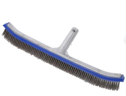 Apakah sikat pembersih dek kolam renang dapat digunakan untuk membersihkan fu...